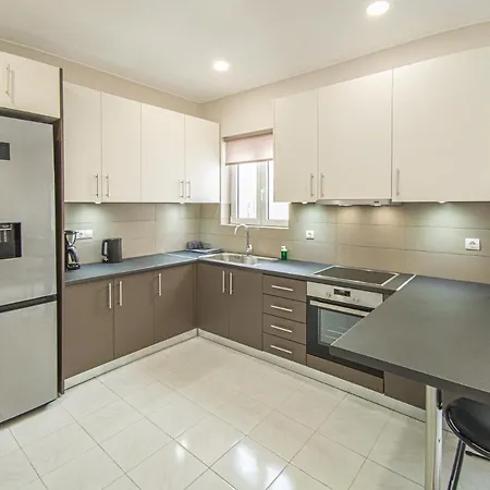 Fully Renovated In The Centre With Roof Garden! 3 Minutes From The Bus Station And 6 Minutes From The Old Town Hriszí Aktí Haniá