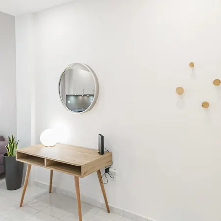 Apartman Fully Renovated In The Centre With Roof Garden! 3 Minutes From The Bus Station And 6 Minutes From The Old Town Hriszí Aktí Haniá
