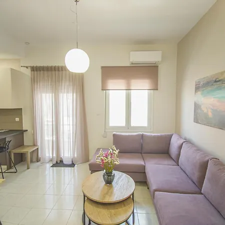 Fully Renovated In The Centre With Roof Garden! 3 Minutes From The Bus Station And 6 Minutes From The Old Town Apartman Hriszí Aktí Haniá