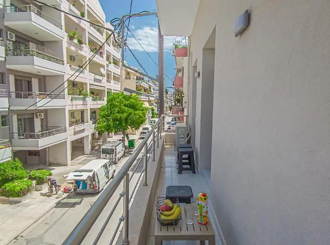 Centre Oasis: Renovated With Roof Garden