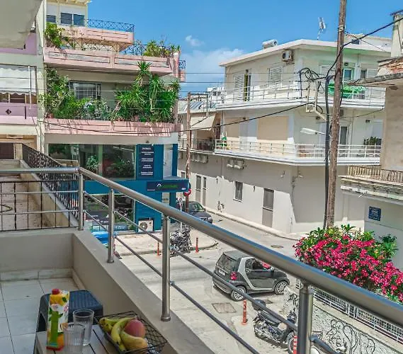 Centre Oasis: Renovated With Roof Garden Chania (Crete)