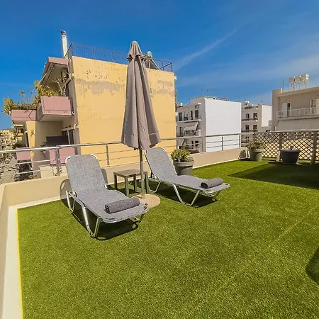 Fully Renovated In The Centre With Roof Garden! 3 Minutes From The Bus Station And 6 Minutes From The Old Town דירה *