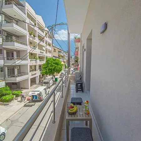 Fully Renovated In The Centre With Roof Garden! 3 Minutes From The Bus Station And 6 Minutes From The Old Town