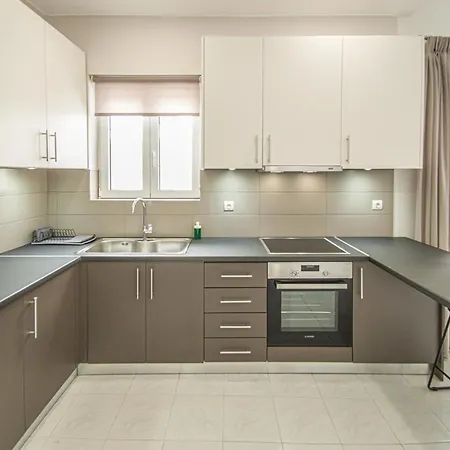 Fully Renovated In The Centre With Roof Garden! 3 Minutes From The Bus Station And 6 Minutes From The Old Town * Chania (Crete)