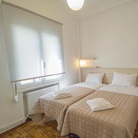 Fully Renovated In The Centre With Roof Garden! 3 Minutes From The Bus Station And 6 Minutes From The Old Town Διαμέρισμα *